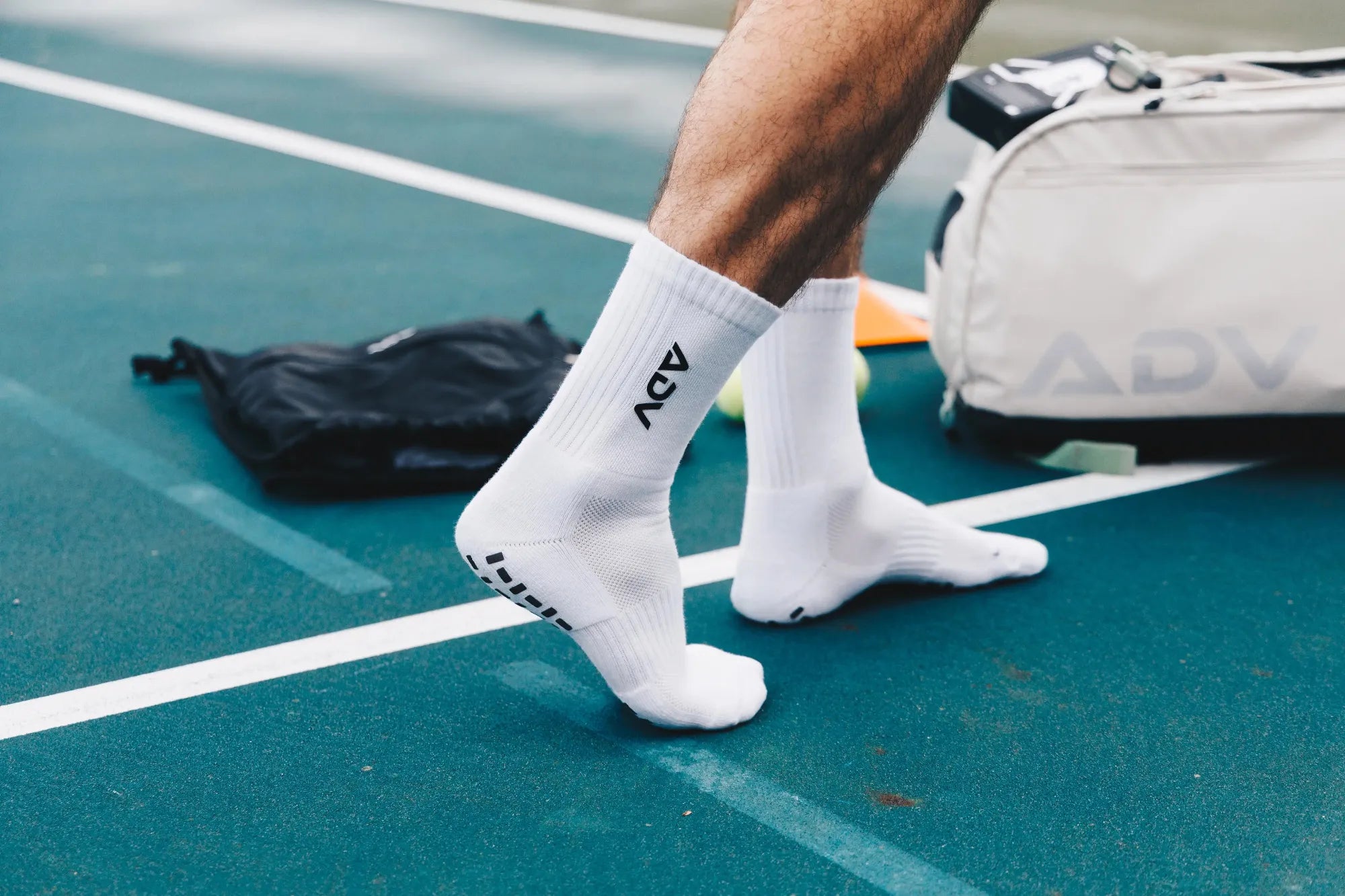 A FIT THAT MOVES WITH YOU.